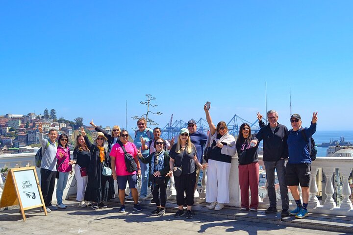 Santiago: Valparaiso, Viña del Mar & Casablanca Wine Tour