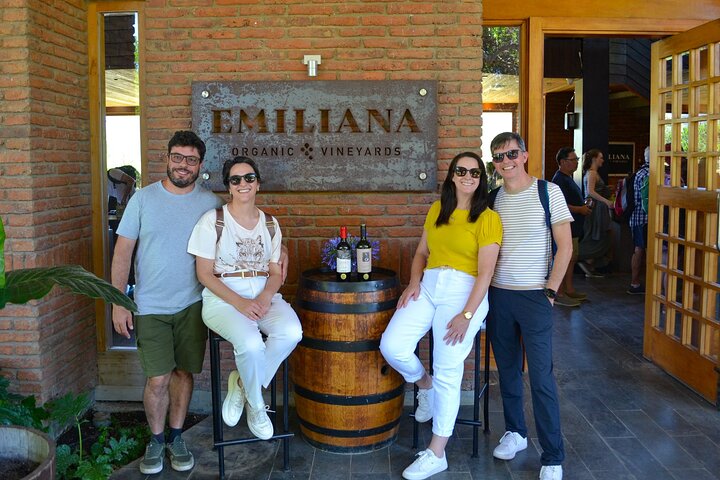 Santiago: Valparaiso, Viña del Mar & Casablanca Wine Tour