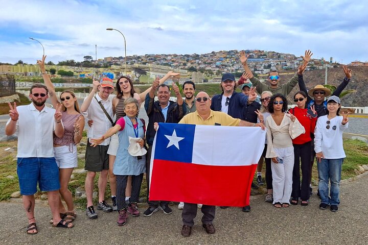 Santiago: Valparaiso, Viña del Mar & Casablanca Wine Tour