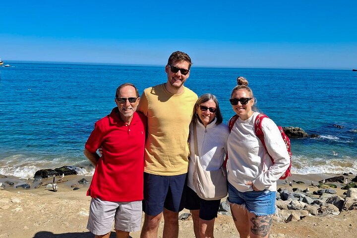 Santiago: Valparaiso, Viña del Mar & Casablanca Wine Tour