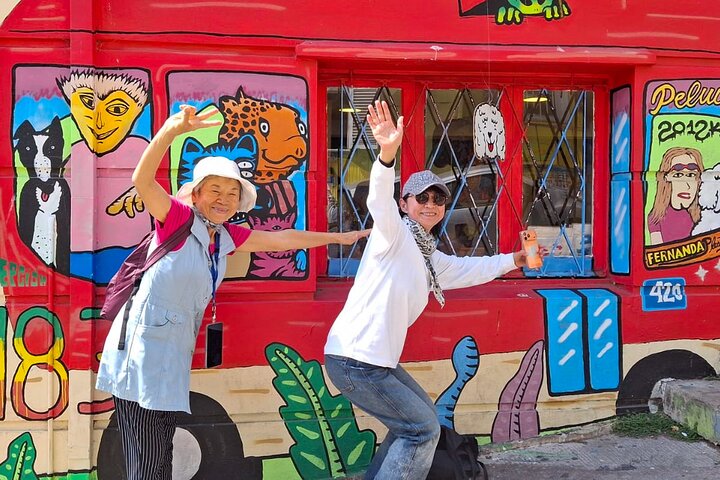 Santiago: Valparaiso, Viña del Mar & Casablanca Wine Tour