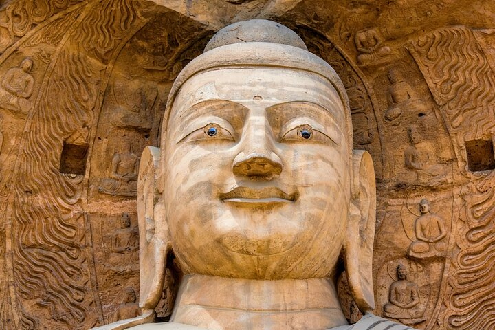 Zhengzhou: Private Transfer to Shaolin Temple & Longmen Grottoes