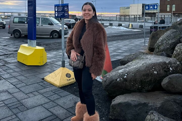 Private Transfer from Keflavík Airport to Blue Lagoon