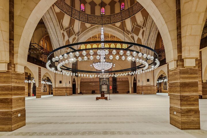 Private Flexible Tour of Bahrain with Local Guide Sadeq