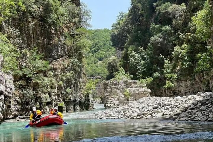 Osum Canyon Rafting & River Tubing