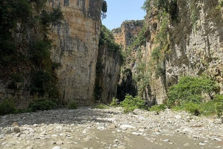Osum Canyon Rafting & River Tubing