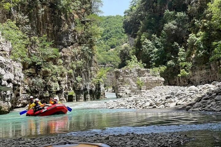Osum Canyon Rafting & River Tubing