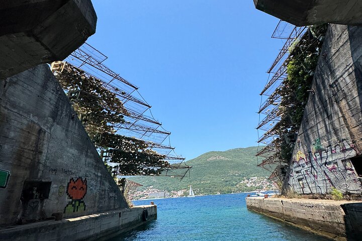 Kotor: #1 Rated Blue Cave, Secret Tunnels & Lady of the Rocks
