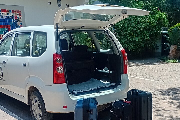 Victoria Falls Airport and City Transfer