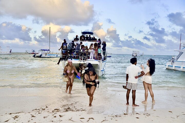 #1 Punta Cana Hip Hop Adults Only Party Boat with Open Bar & DJ