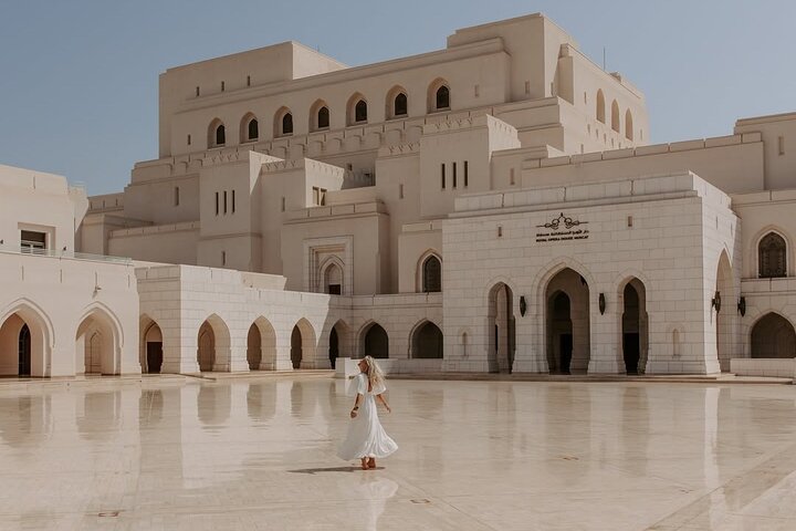 Muscat half day city tour with guide and lunch