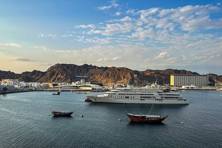 Muscat half day city tour with guide and lunch