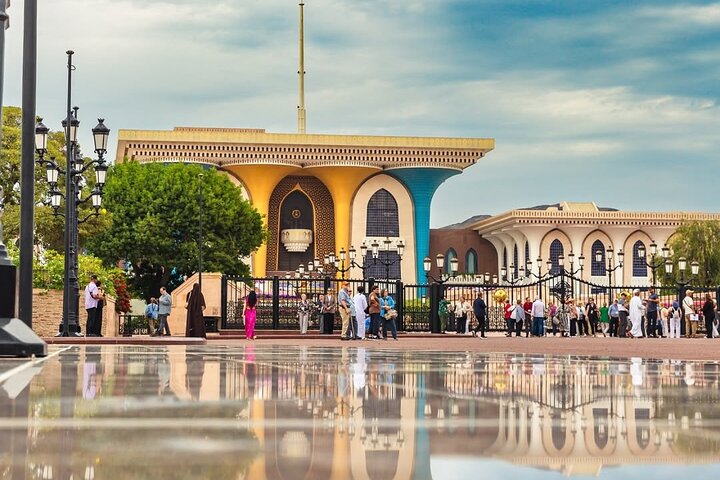 Muscat half day city tour with guide and lunch