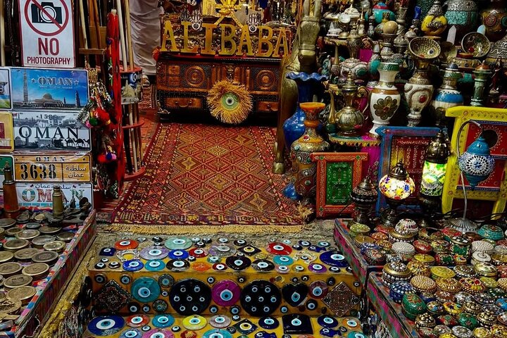 Muscat half day city tour with guide and lunch