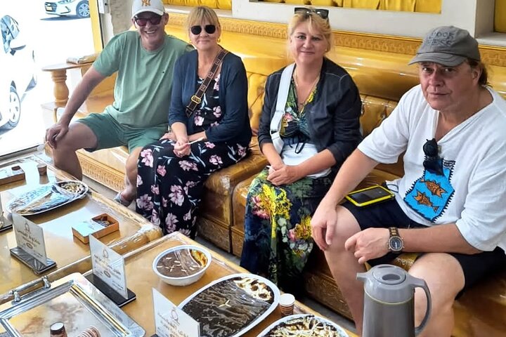 Muscat half day city tour with guide and lunch