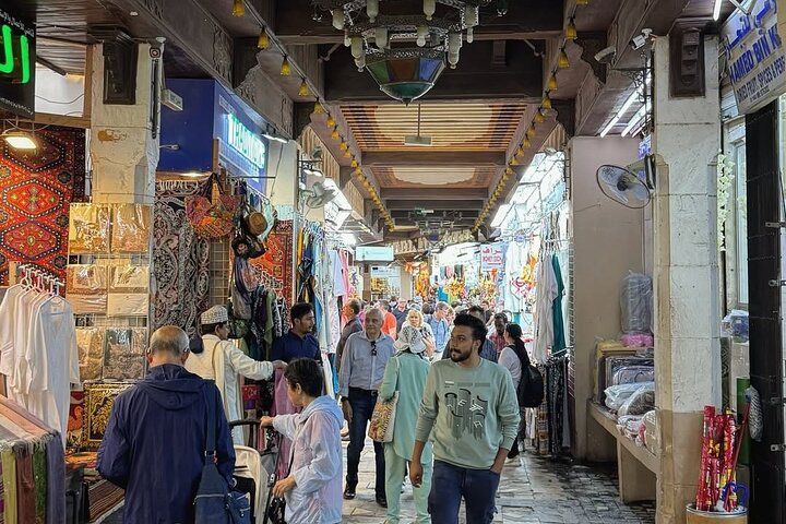 Muscat half day city tour with guide and lunch