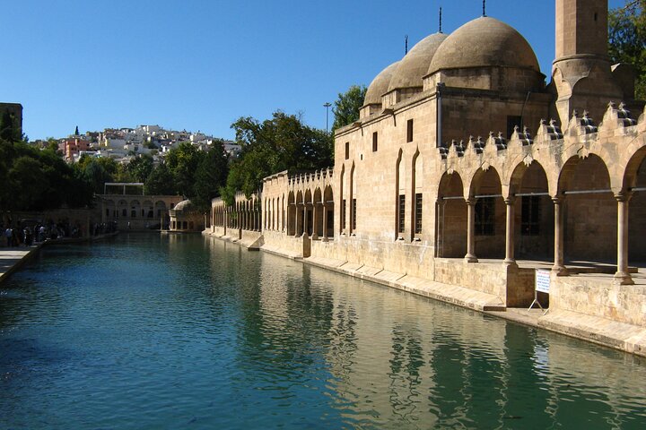 2 Day Gobeklitepe & Sanliurfa Tour from Istanbul (All-Inclusive)