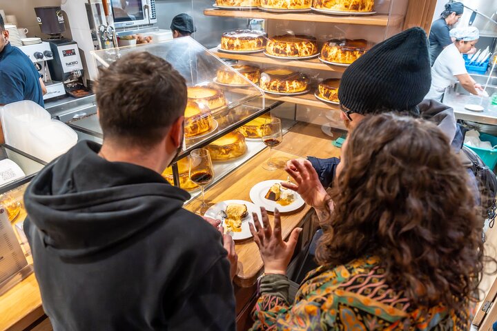San Sebastian Food Tour: Pintxos, Drinks, and Tapas with a Local
