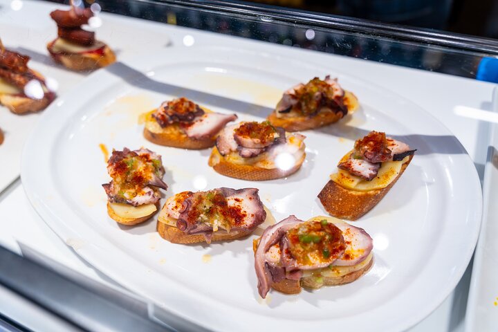 Bilbao Food Tour: Pintxos, Drinks, and Tapas with a Local