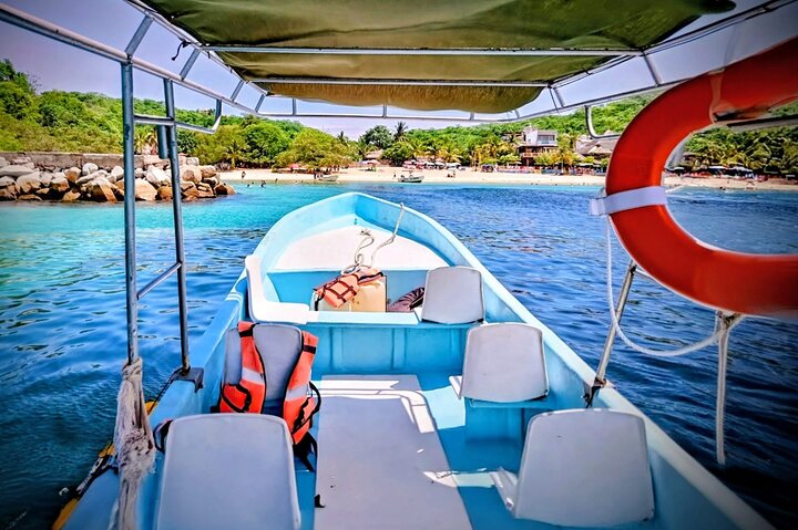 Private Tour 9 Bays of Huatulco to San Agustin + SPORTS FISHING