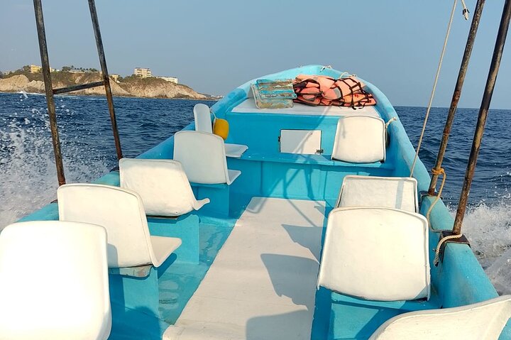 Private Tour 9 Bays of Huatulco to San Agustin + SPORTS FISHING