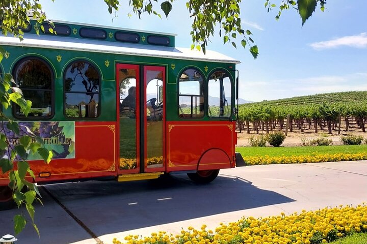 Paso Robles Private Winery Trolley