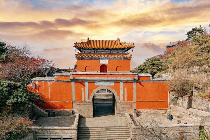Mount Tai Private Day Tour from Jinan with Lunch and Cable Car Ride