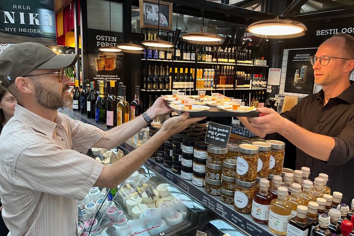 Original Copenhagen food tour: 8 tastings, full meal & VIP access