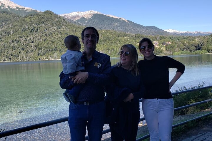 Private transfer from Villa La Angostura to Bariloche Airport