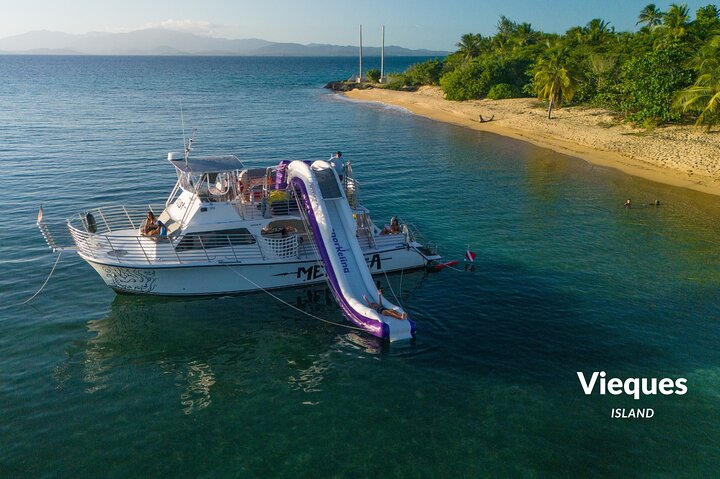 All Inclusive Snorkel and Slide Boat Tour: Icacos or Vieques