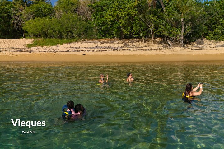 All Inclusive Snorkel and Slide Boat Tour: Icacos or Vieques