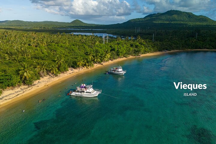 All Inclusive Snorkel and Slide Boat Tour: Icacos or Vieques