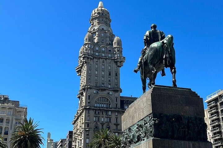Tailor-made Montevideo: Private City Tour with a Local