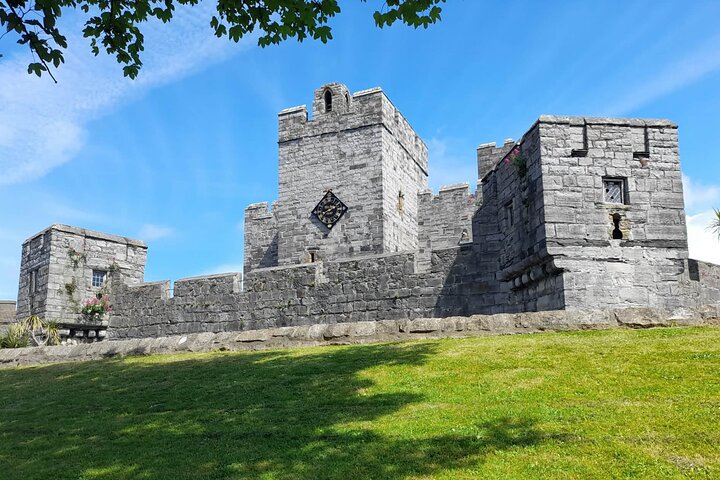 Isle of Man Discovery Tour with experienced Driver Guide