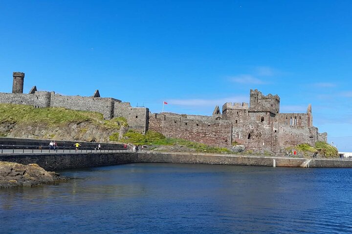Isle of Man Discovery Tour with experienced Driver Guide