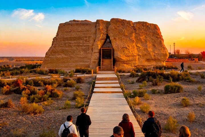 Dunhuang Private Day Tour: Yumen Pass, Han Great Wall Ruins and Yadan Ghost City