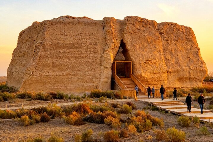 Dunhuang Private Day Tour: Yumen Pass, Han Great Wall Ruins and Yadan Ghost City