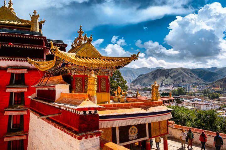 All Inclusive Private Day Tour to Labrang Monastery from Lanzhou