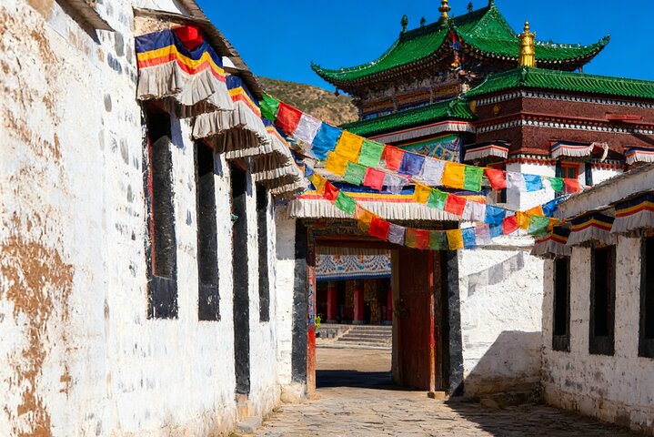 All Inclusive Private Day Tour to Labrang Monastery from Lanzhou