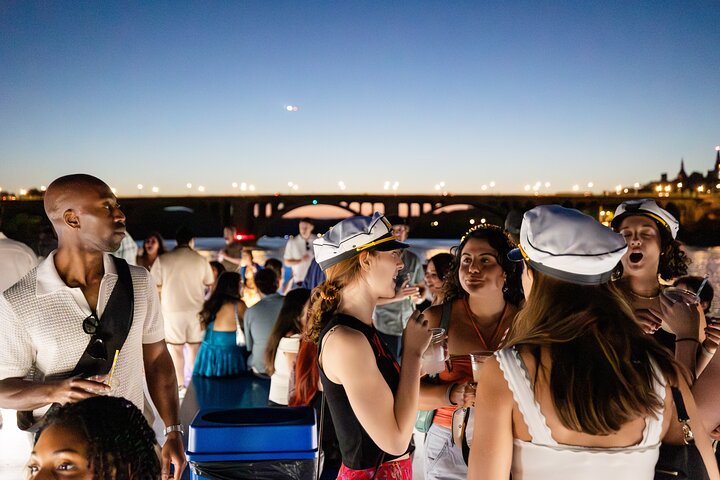 Washington DC Party Yacht Open Bar Cruise on the Potomac