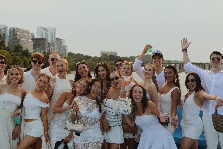 Washington DC Party Yacht Open Bar Cruise on the Potomac