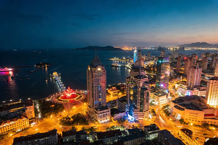 Qingdao After Dark: 4-Hour Illumination Tour with Options