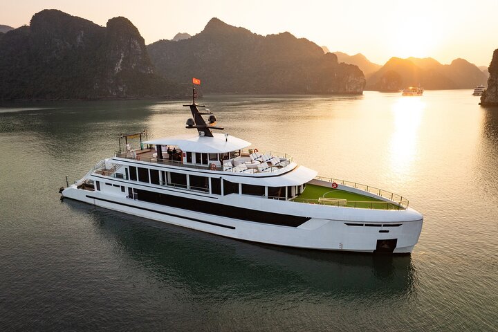 Halong Bay - Hera Cruise - All Inclusive Multi Days Tour