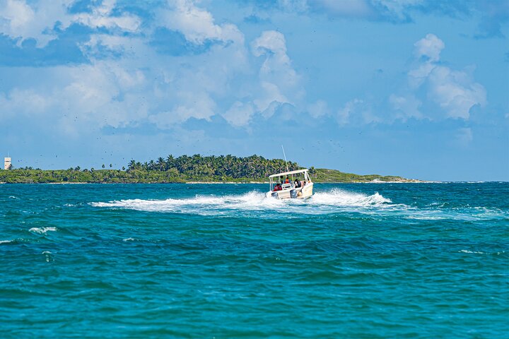 Private Isla Contoy and Isla Mujeres Tour with Snorkeling