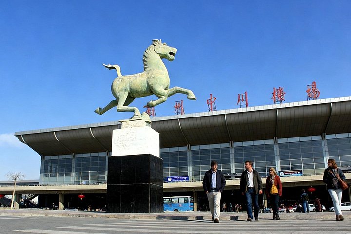 Private Lanzhou Zhongchuan Airport Arrival Transfer to City Hotels