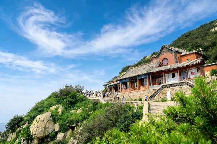 Mount Tai Private Tour from Jinan by Bullet Train with Cable Car Ride