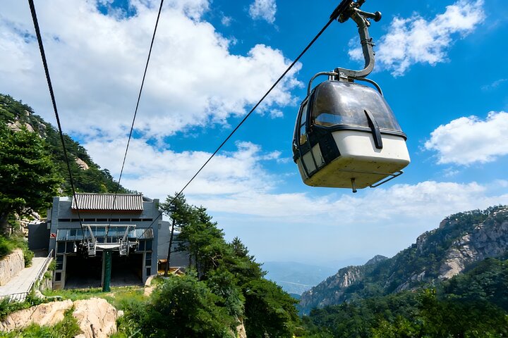 Mount Tai Private Tour from Jinan by Bullet Train with Cable Car Ride