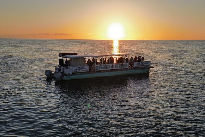 Islamorada Sunset Cruise with Champagne Toast and Snacks