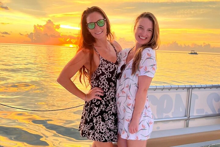 Islamorada Sunset Cruise with Champagne Toast and Snacks