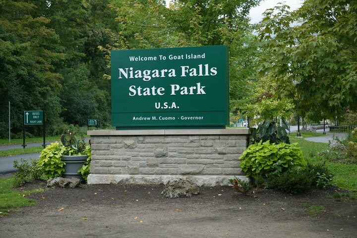 2-Day Niagara Falls Tour from D.C. w/ Overnight in the Falls Area